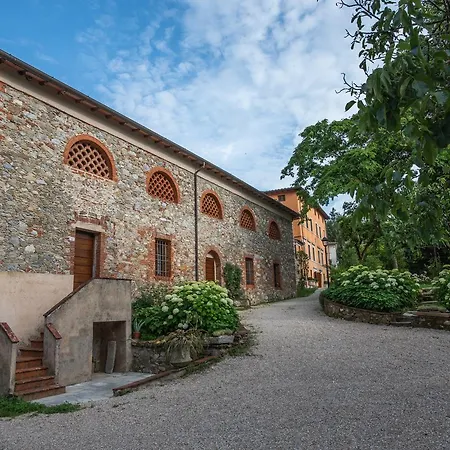 Relais Corte Rodeschi 4* 卡麦奥雷