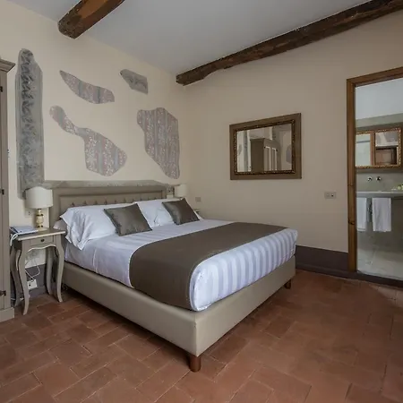 Relais Corte Rodeschi 4* 卡麦奥雷