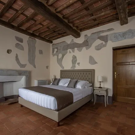 Relais Corte Rodeschi 4*