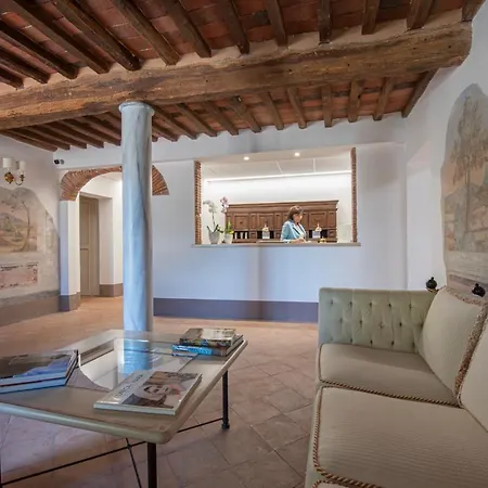 Relais Corte Rodeschi 4* 卡麦奥雷