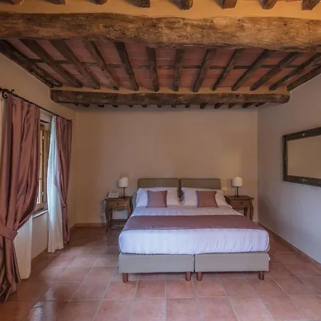 Relais Corte Rodeschi 4*